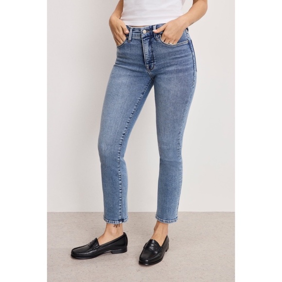 Size 22 Good American Light Wash Straight Leg Jeans - Picture 1 of 5